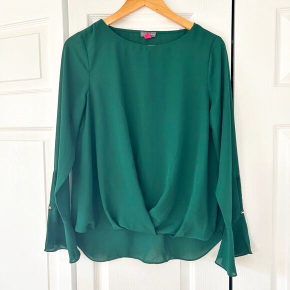 Vince Camuto Emerald Green Blouse Size Small Long Sleeve Draped Hem Top - Picture 1 of 4